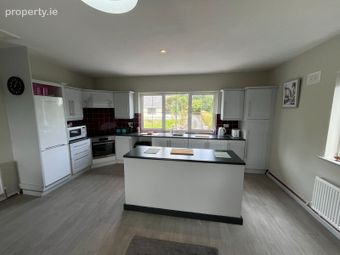 8 Lakeside Close, Mountshannon, Co. Clare - Image 3