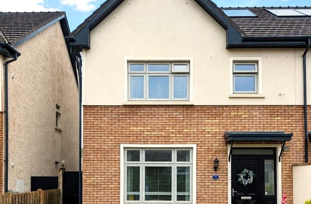 40 The Lawn, Janeville, Carrigaline, Co. Cork - Click to view photos
