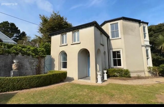 Ardeevin Road, Dalkey, Co. Dublin - Click to view photos