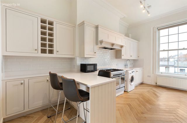 Flat 4, 16 Leinster Square, Rathmines, Dublin 6 - Click to view photos