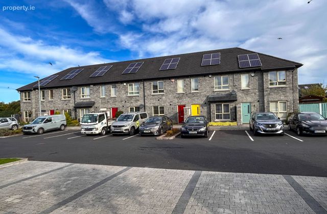 32 Market Square, Newcastle, Newcastle, Co. Dublin - Click to view photos
