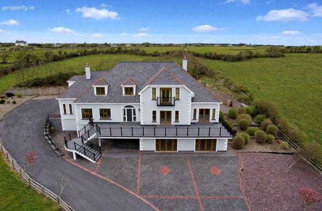 Lakil House, Kilaspuglinane, Lahinch, Co. Clare, Lahinch, Co. Clare - Click to view photos