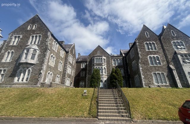Apartment 413, Atkins Hall, Shanakiel, Co. Cork - Click to view photos