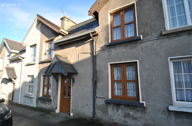 36 Railway View, Roscrea, Co Tipperary, Roscrea, Co. Tipperary - Click to view photos