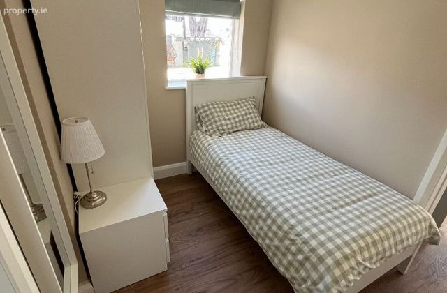 Howth Rd, Clontarf, Dublin 3 - Click to view photos