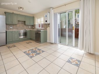19 Castlegrange Square, Clondalkin, Dublin 22 - Image 4