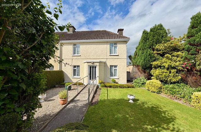 15 Holy Cross, Charleville, Co. Cork, Charleville, Co. Cork - Click to view photos