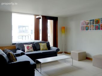 Apartment 11, The Wooden Building, Temple Bar, Dublin 8 - Image 2