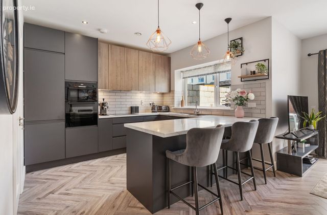 56 Church Green, Ballinglanna, Glanmire, Co. Cork - Click to view photos