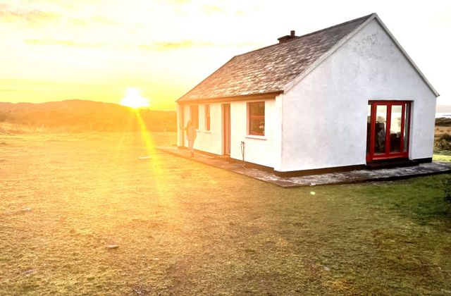 Behaghane, Caherdaniel, Westcove, Co. Kerry - Click to view photos