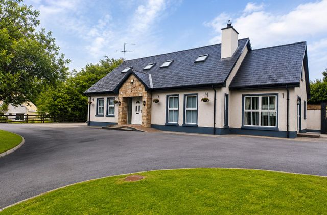 1 Ard Eirne, Drumharriff, Pettigo, Co. Donegal - Click to view photos