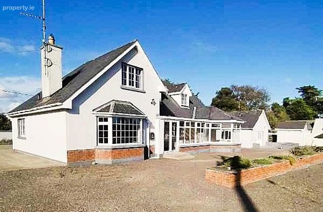 Castleannesley, Kilmuckridge, Kilmuckridge, Co. Wexford - Click to view photos