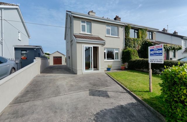 147 Childers Heights, Ballina, Co. Mayo - Click to view photos
