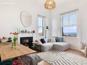 Top Floor Apartment, 1 Eaton Square, Monkstown, Co. Dublin, Monkstown, Co. Dublin - Image 2
