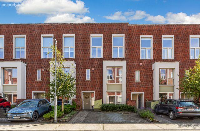 30 Pelletstown Avenue, Royal Canal Park, Dublin 15, Royal Canal Park, Dublin 15 - Click to view photos
