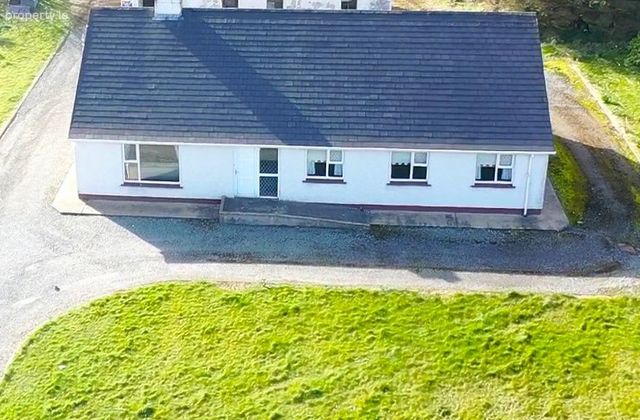 2 X Houses On C. 4.5acres, Derryconnor, Gortahork, Co. Donegal - Click to view photos
