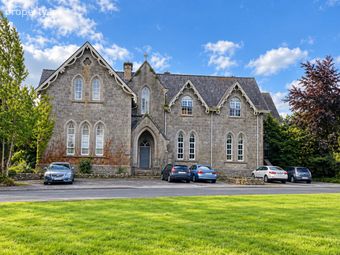 5 College House, The Pines, Ballinasloe, Co. Galway - Image 2