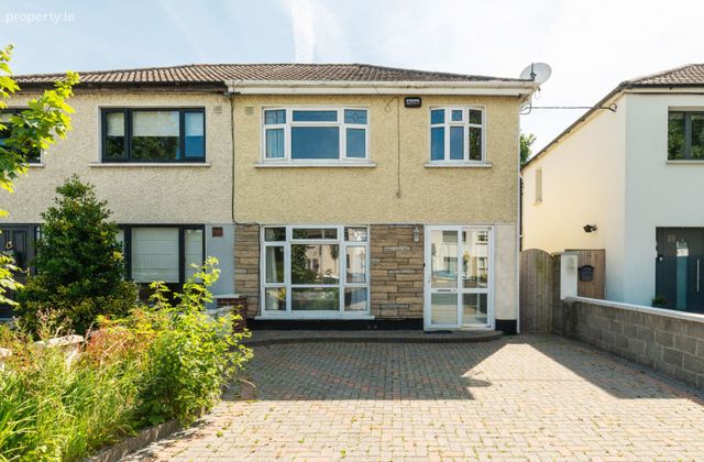 87 Hillcrest Drive, Hillcrest, Lucan, Co. Dublin - Click to view photos