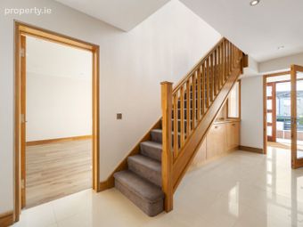 Castle Close, Sandycove, Sandycove, Co. Dublin - Image 2
