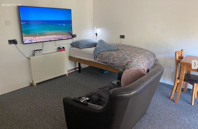 Studio With Office Available 1st Oct - Bills Included , Coosan, Athlone, Co. Westmeath, Athlone, Co. Westmeath - Click to view photos