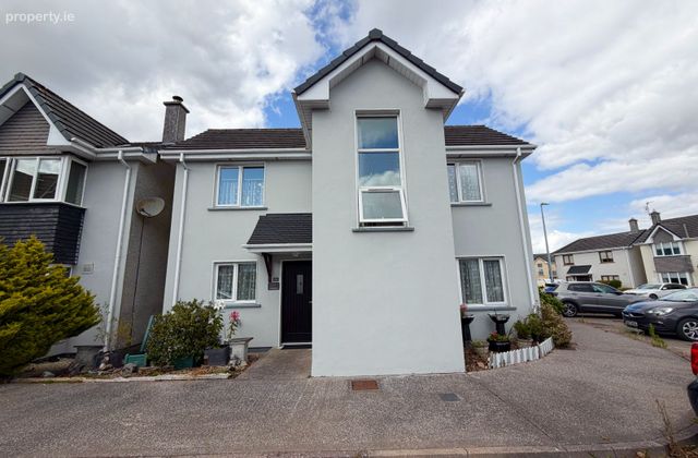 24 Willow Bank, Cluain Ard, Newtown, Co. Cork - Click to view photos
