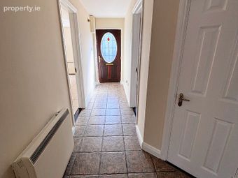 4 Cathedral Court, Clare Road, Ennis, Co. Clare - Image 2