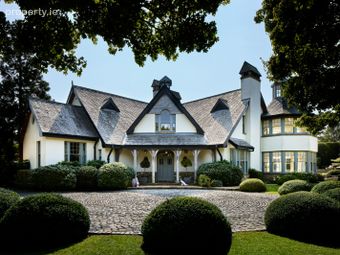 Weavers Hall, Plunkett Avenue, Foxrock, Dublin 18