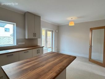 2 Heather Grove, Janeville, Carrigaline, Co. Cork - Image 3