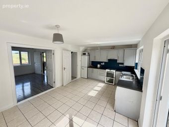 21 Pembroke Crescent, Pembroke Wood, Passage West, Co. Cork - Image 2