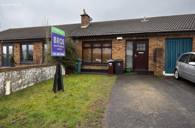 3 Saint John's Crescent, Clondalkin, Dublin 22 - Click to view photos