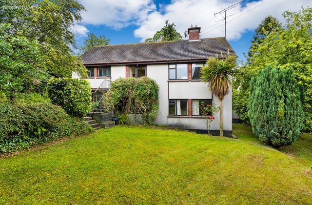 Spinnaker, Old Yellow Walls Road, Malahide, Malahide, Co. Dublin - Click to view photos