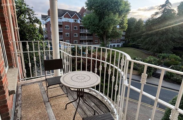 The Sweepstakes, Ballsbridge Park, Ballsbridge, Dublin 4 - Click to view photos