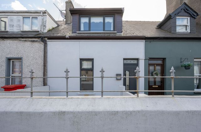 12 Saint Joseph's Terrace, Gould Street, The Lough, Co. Cork - Click to view photos