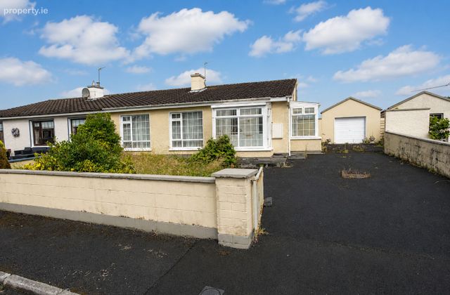 Bloomswood, 18 Hazelgrove, Ruan, Barefield, Co. Clare - Click to view photos
