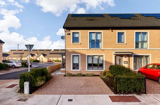 53 Willow Grove, Dunshaughlin, Co. Meath - Click to view photos