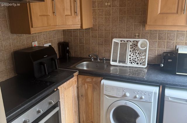 3 Broadstone Avenue, Dublin 7, North Circular Road, Dublin 7 - Click to view photos