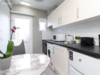Apartment 4, 41 Whitworth Road, Marino, Dublin 3 - Image 5