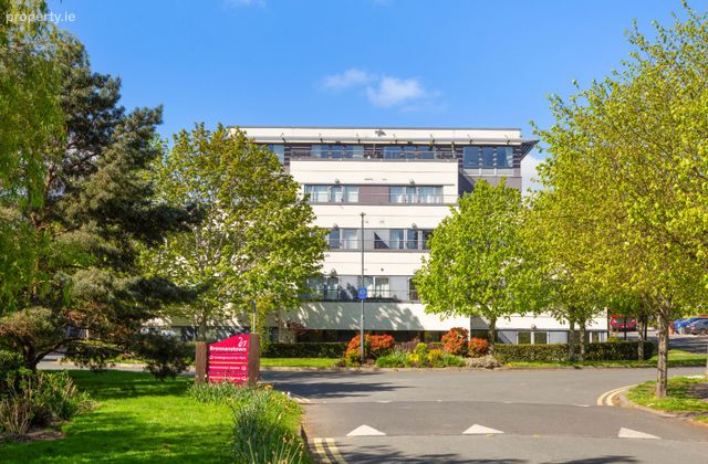Apartment 17, Le Hunt House, Brennanstown, Dublin 18 - Click to view photos