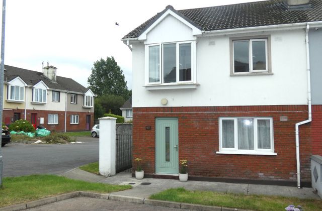 65 D&uacute;n Na Hinse, Lahinch Road, Ennis, Co. Clare - Click to view photos