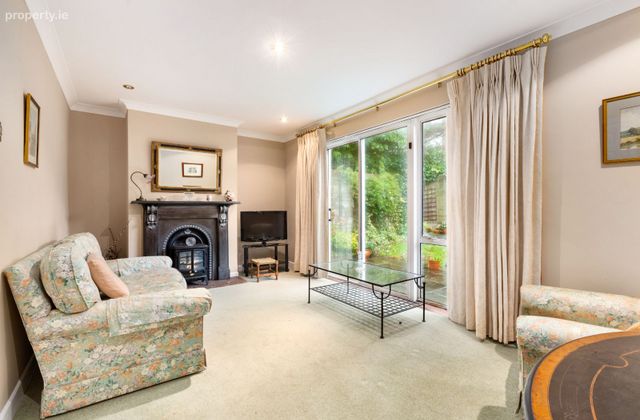 Chester Square, Villarea Park, Glenageary, Co. Dublin - Click to view photos