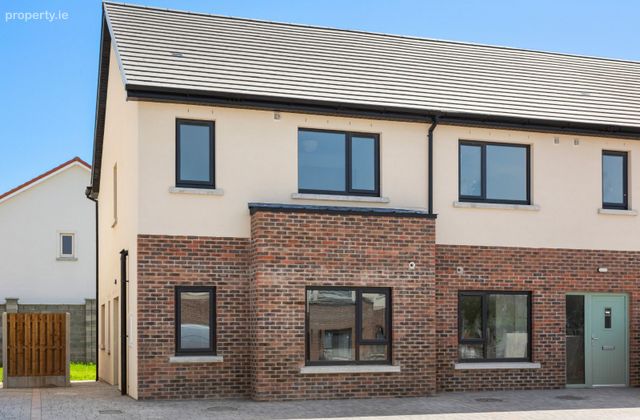 Large 3 Bed + Study End Terrace, Enfield, Co. Meath - Click to view photos
