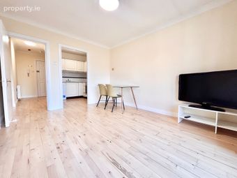 Fasnet, Custom House Harbour Apartments, IFSC, Dublin 1 - Image 3
