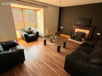 7 Parkmore Manor, Roscrea, Co. Tipperary, Roscrea, Co. Tipperary - Image 2