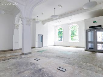 19 Eyre Square, Galway, Galway City Centre, Co. Galway - Image 3