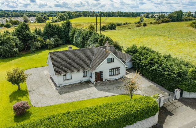 Teach Ard, Johnstown, Naas, Co. Kildare, Johnstown, Co. Kildare - Click to view photos