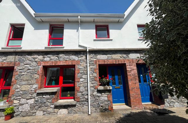 64 The Stables, Mill Road, Midleton, Co. Cork - Click to view photos