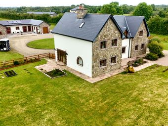 Dunhoofin Lodge, Evegallahoo, Reens, Co. Limerick - Image 2