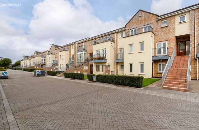 28 Erris Square, Waterville, Blanchardstown, Dublin 15, Co. Dublin, Blanchardstown, Dublin 15 - Click to view photos