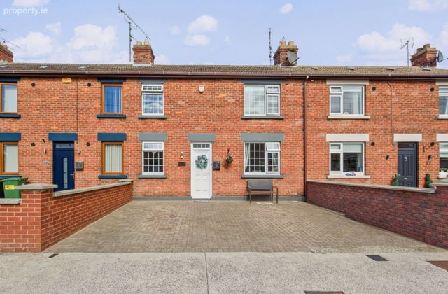 18 Hyde Park, Dundalk, Co. Louth - Click to view photos