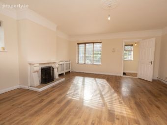6 Green Isle Court, Clondalkin, Dublin 22 - Image 3